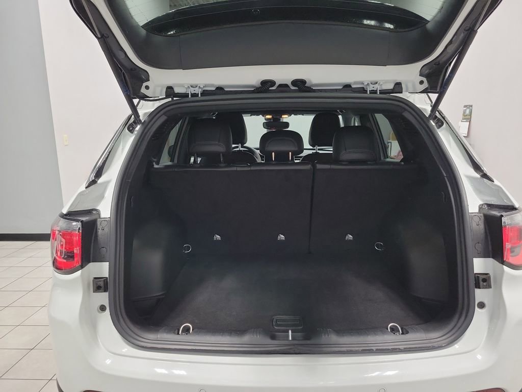 Used 2025 Jeep Compass Limited image 22