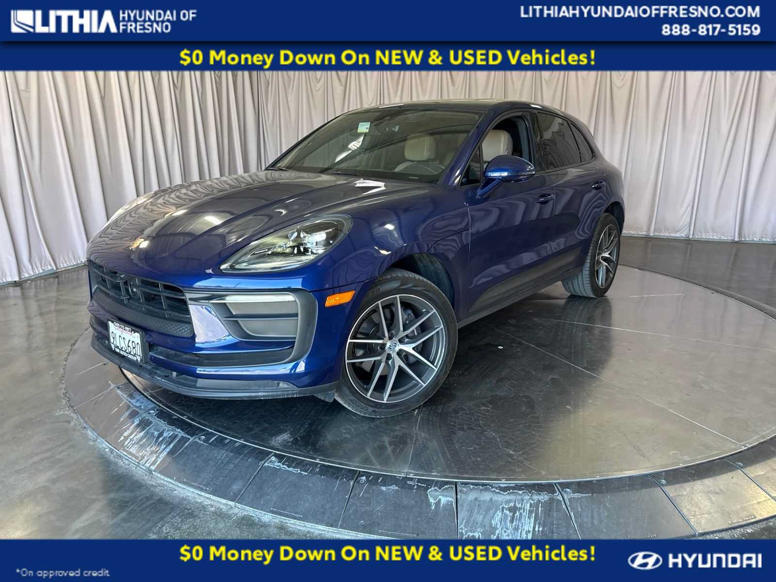 Used 2024 Porsche Macan AWD/4WD image 1