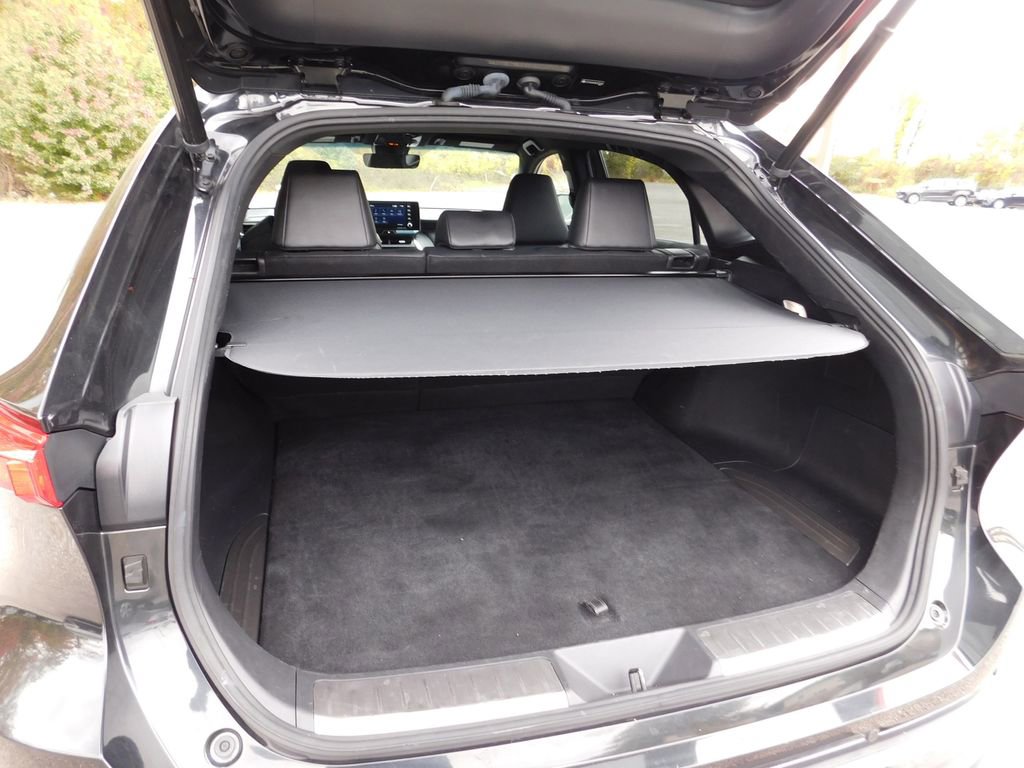 Used 2021 Toyota Venza XLE w/ Softex Package image 8