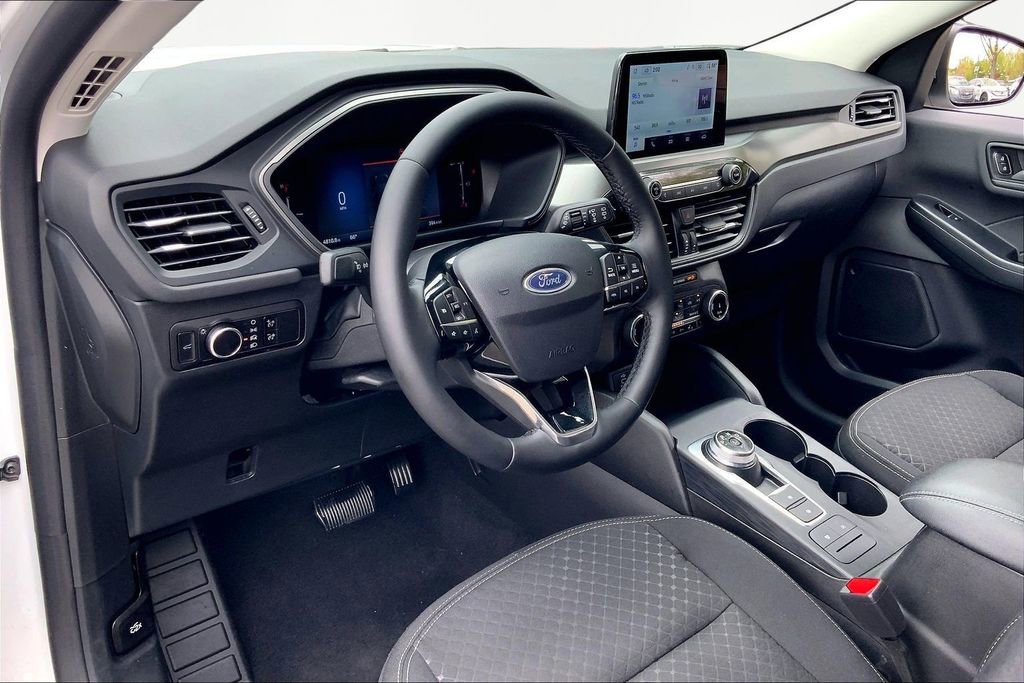 Used 2025 Ford Escape Active w/ Cold Weather Package image 12