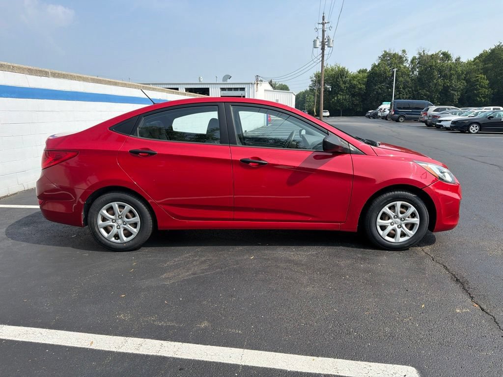 Used 2012 Hyundai Accent GLS FWD image 6