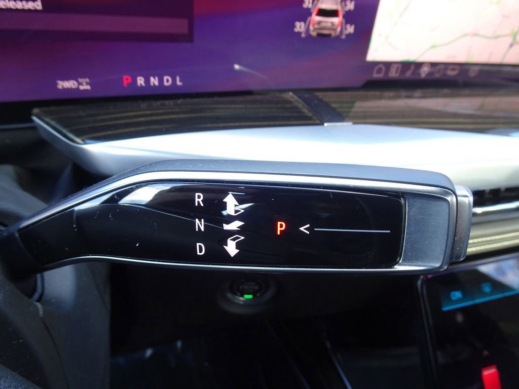 Used 2025 Cadillac Escalade Premium Luxury w/ LPO, Floor Liner Package image 20