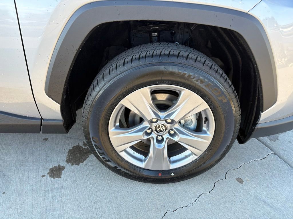 Used 2025 Toyota RAV4 LE image 37