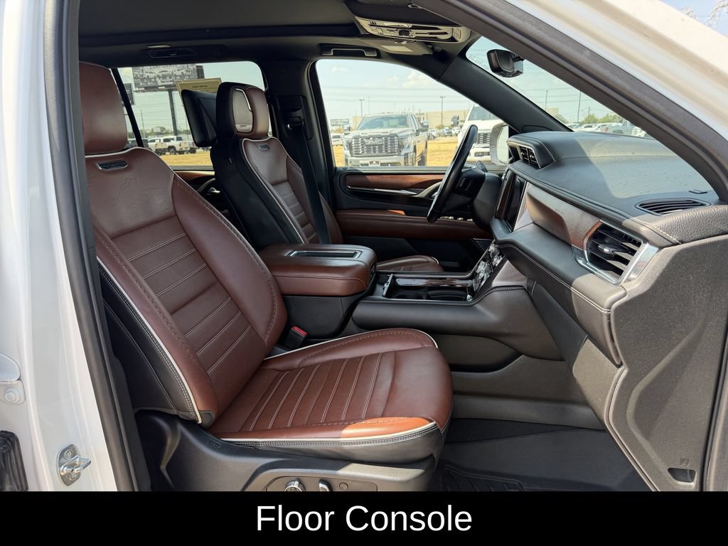 Used 2023 GMC Yukon XL Denali Ultimate AWD/4WD image 38