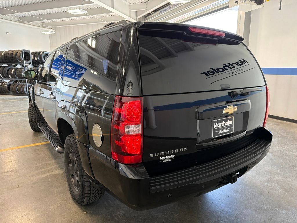 Used 2011 Chevrolet Suburban LT AWD/4WD image 7