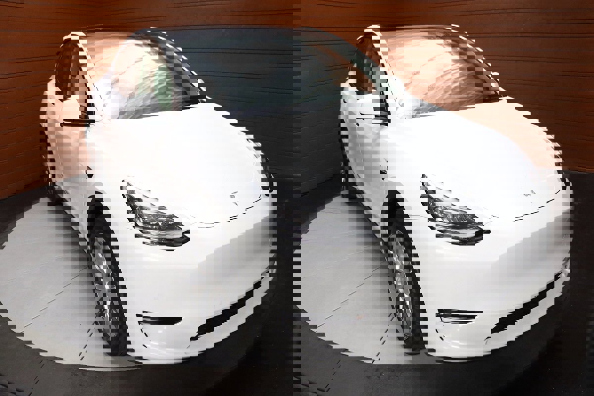 Used 2022 Tesla Model Y Long Range image 63