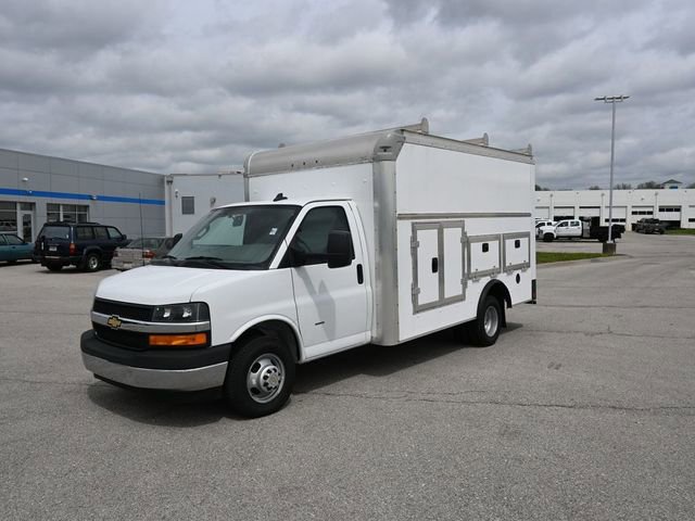 Used 2022 Chevrolet Express 3500 w/ Power Convenience Package image 2