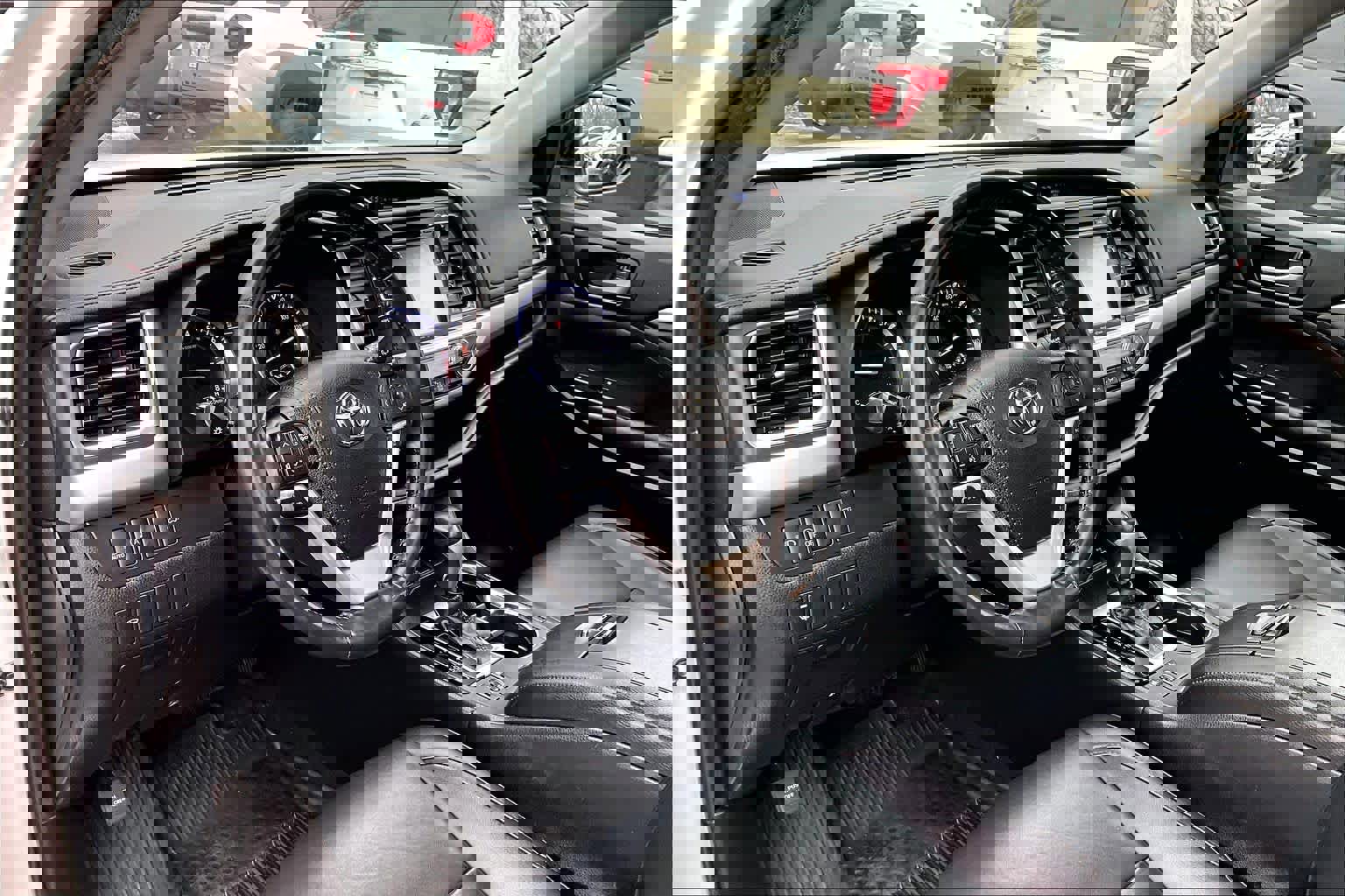 Certified 2019 Toyota Highlander XLE image 17