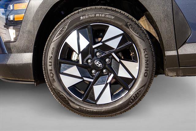 Used 2025 Hyundai Kona SEL image 9