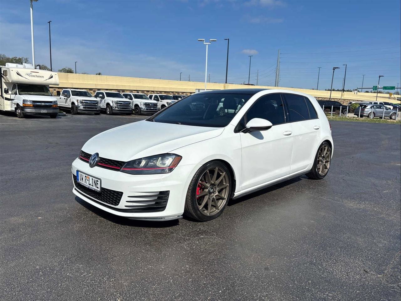 Used 2015 Volkswagen GTI SE w/ Lighting Package (SEL) FWD image 4