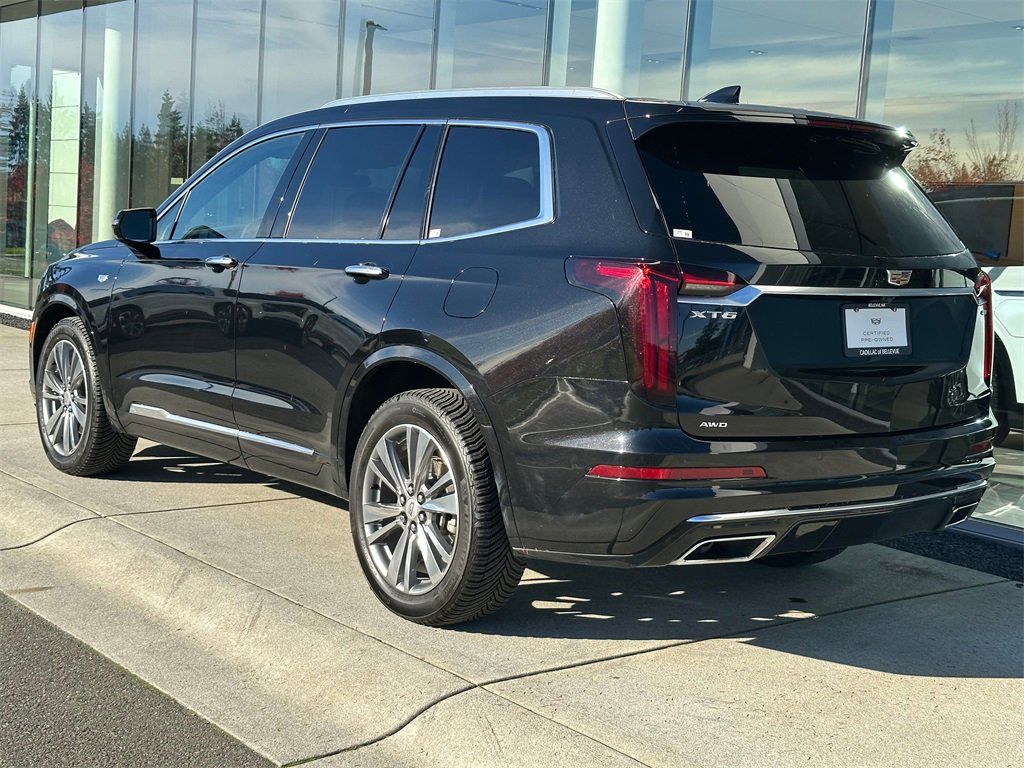 Used 2022 Cadillac XT6 Premium Luxury image 3