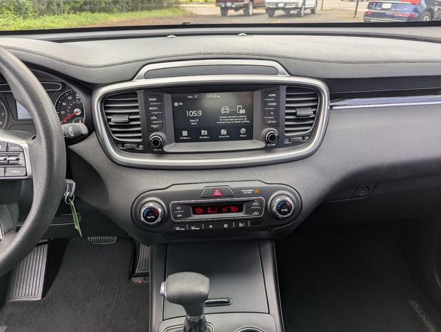 Used 2019 Kia Sorento LX image 16