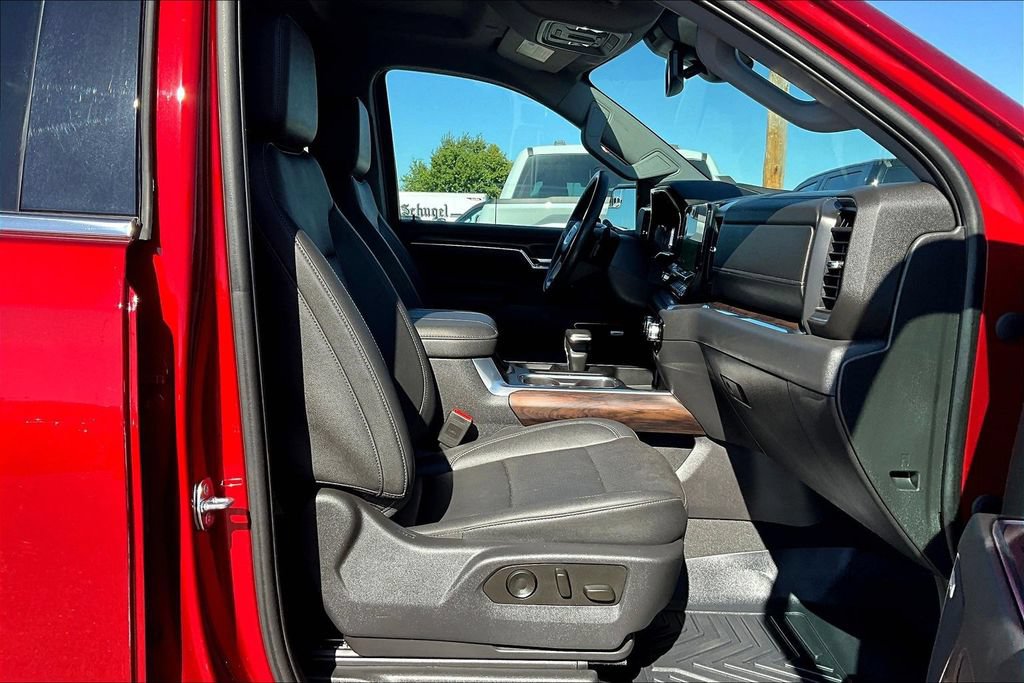 Used 2023 GMC Sierra 1500 SLT w/ SLT Premium Package AWD/4WD image 7