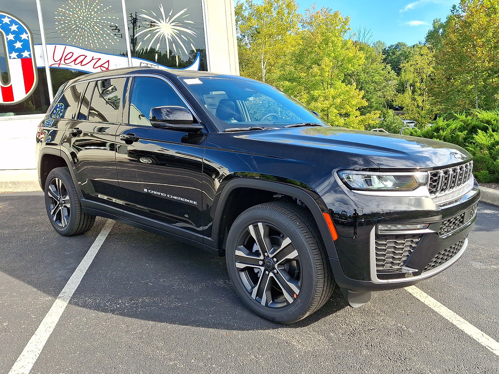 New 2027 Jeep Grand Cherokee Limited AWD/4WD image 2
