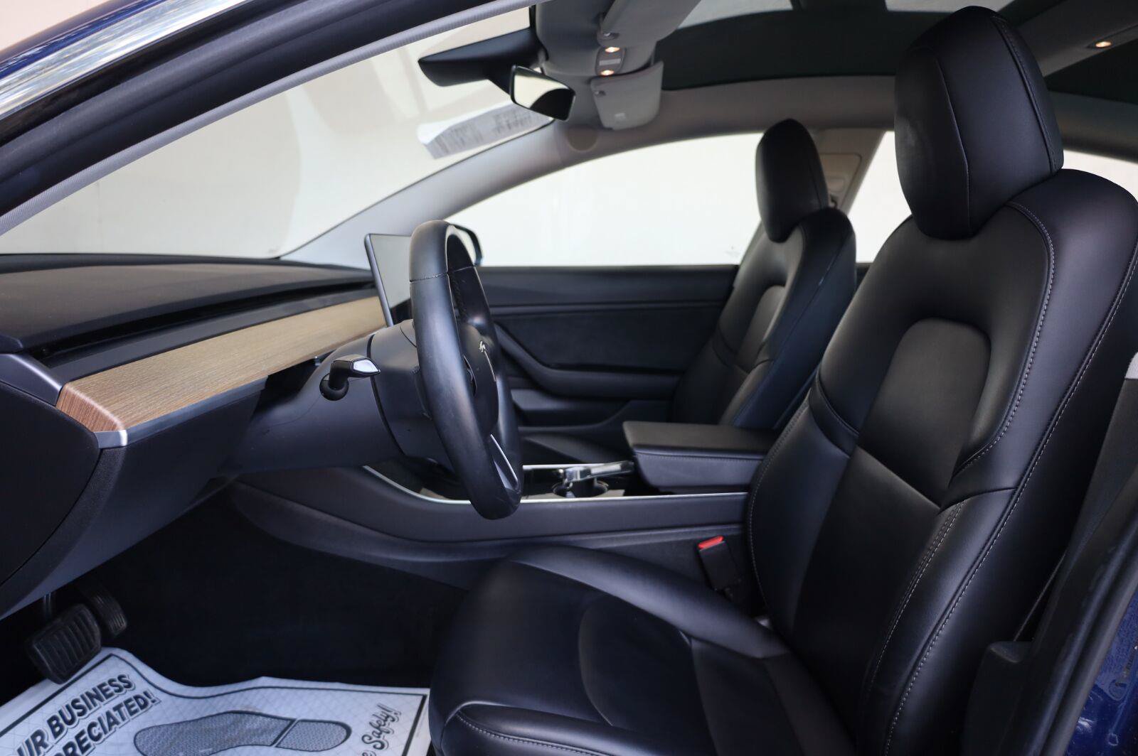 Used 2018 Tesla Model 3 Long Range RWD image 17