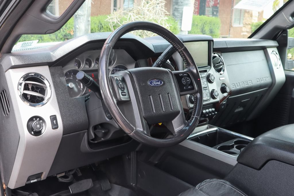 Used 2016 Ford F250 Lariat w/ Lariat Ultimate Package AWD/4WD image 24