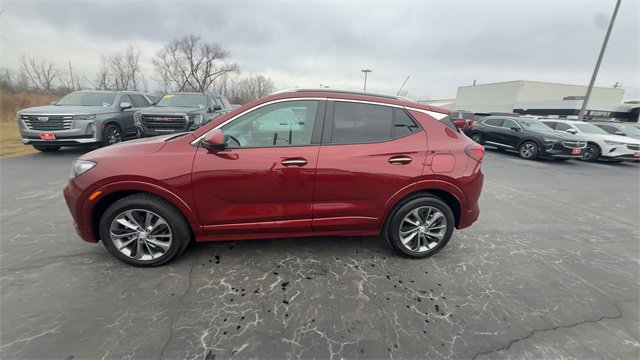 Used 2023 Buick Encore GX Select w/ Sport Touring Package image 5