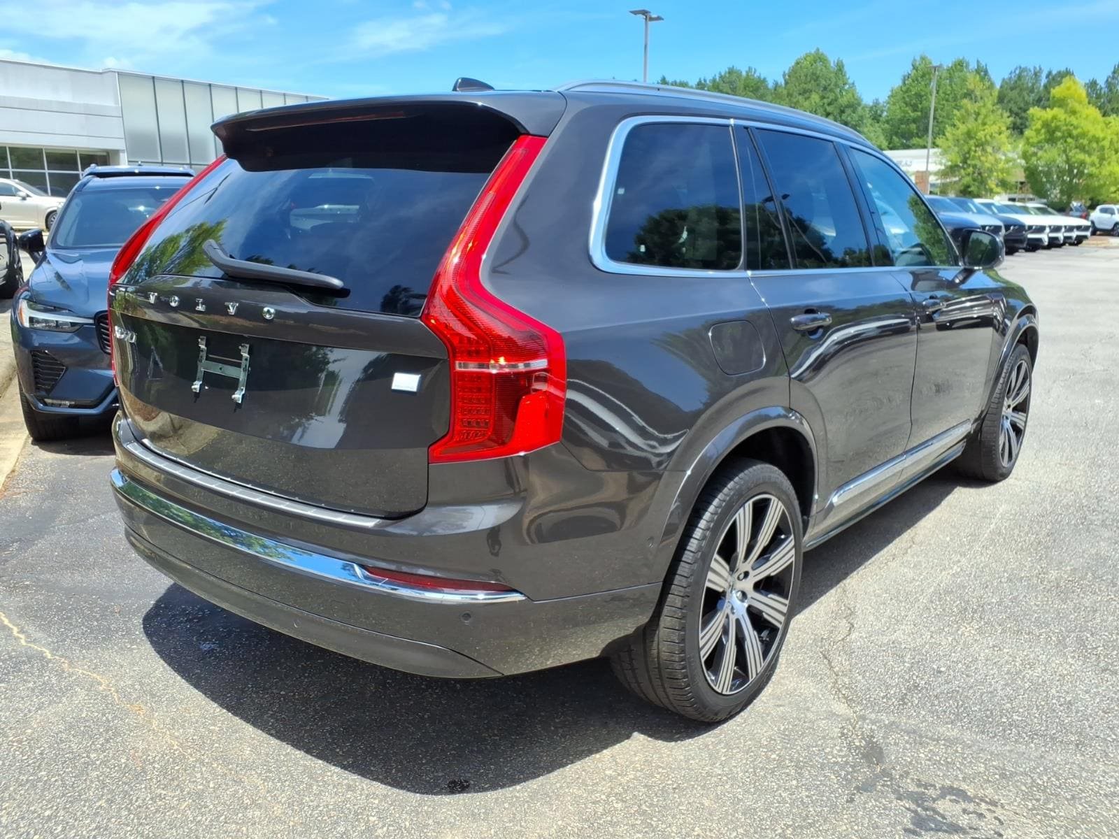 Certified 2024 Volvo XC90 T8 Plus w/ Protection Package Premier AWD/4WD image 3