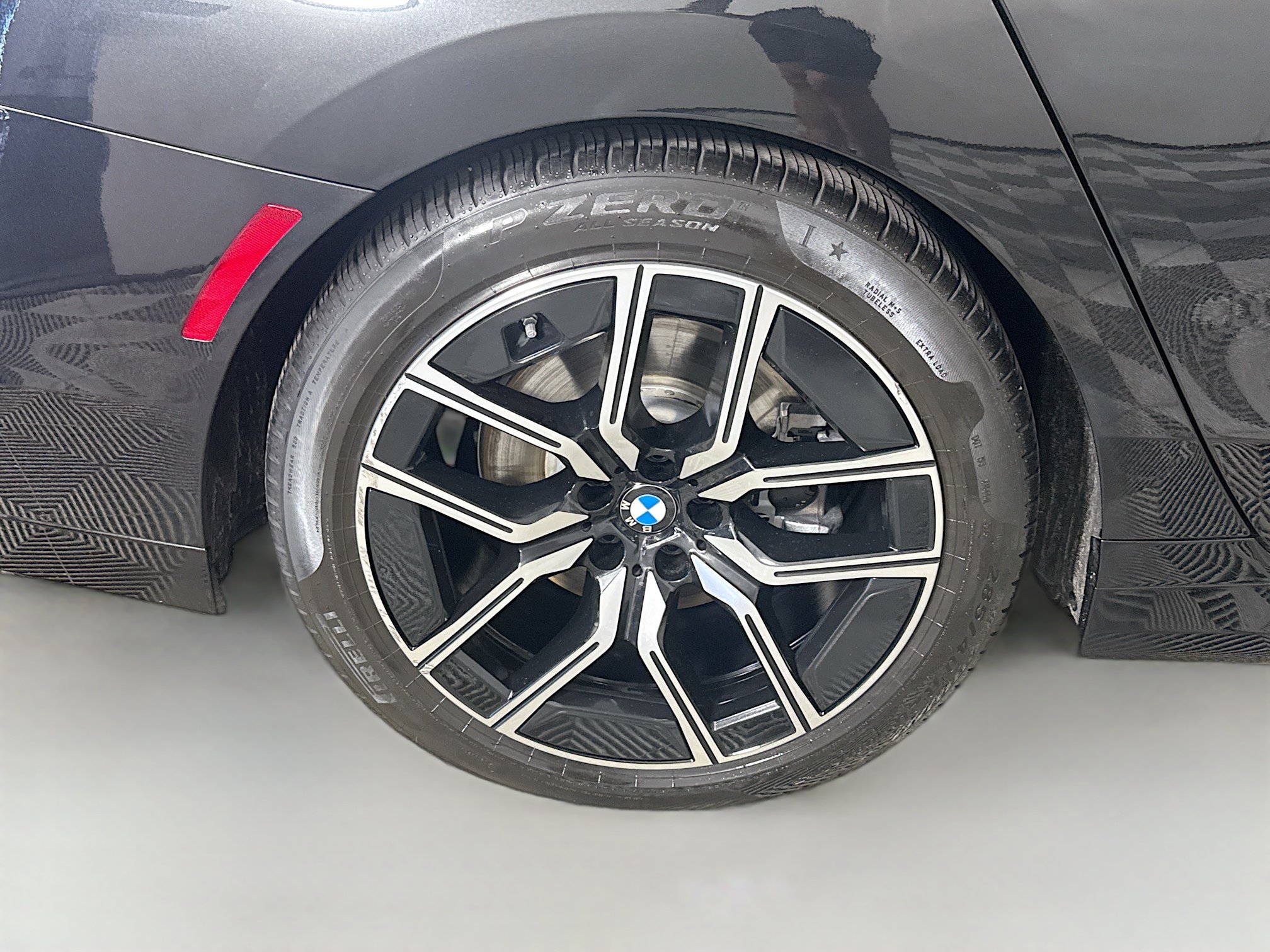 Used 2026 BMW 740i xDrive AWD/4WD image 33