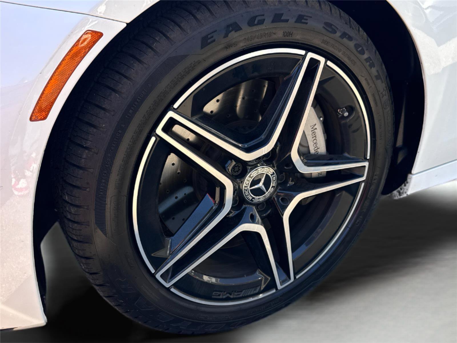 Used 2022 Mercedes-Benz E 350 4MATIC Sedan w/ AMG Line Exterior image 27