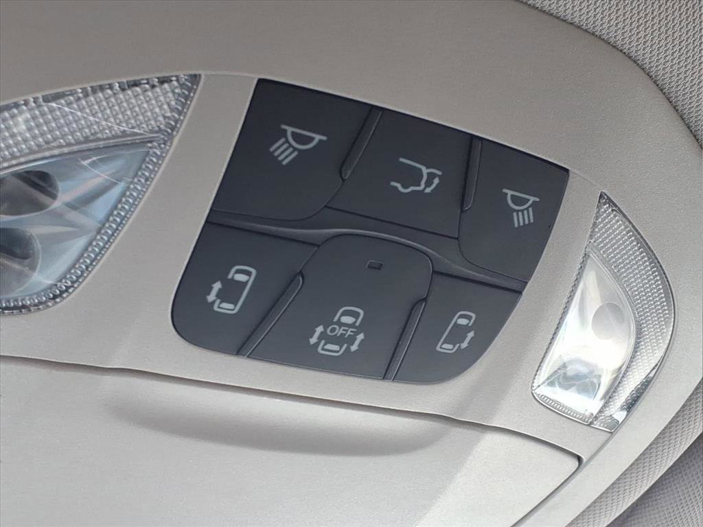 Used 2024 Chrysler Pacifica Touring-L image 21