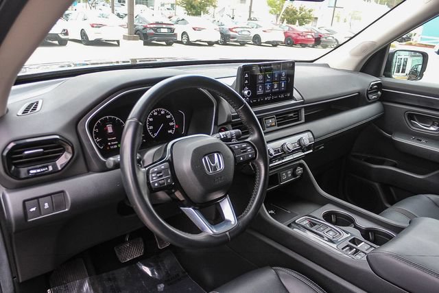 Used 2025 Honda Pilot EX-L image 23