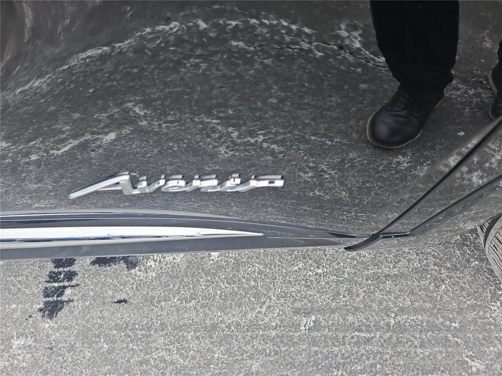 Used 2022 Buick Envision Avenir w/ Technology Package II image 3