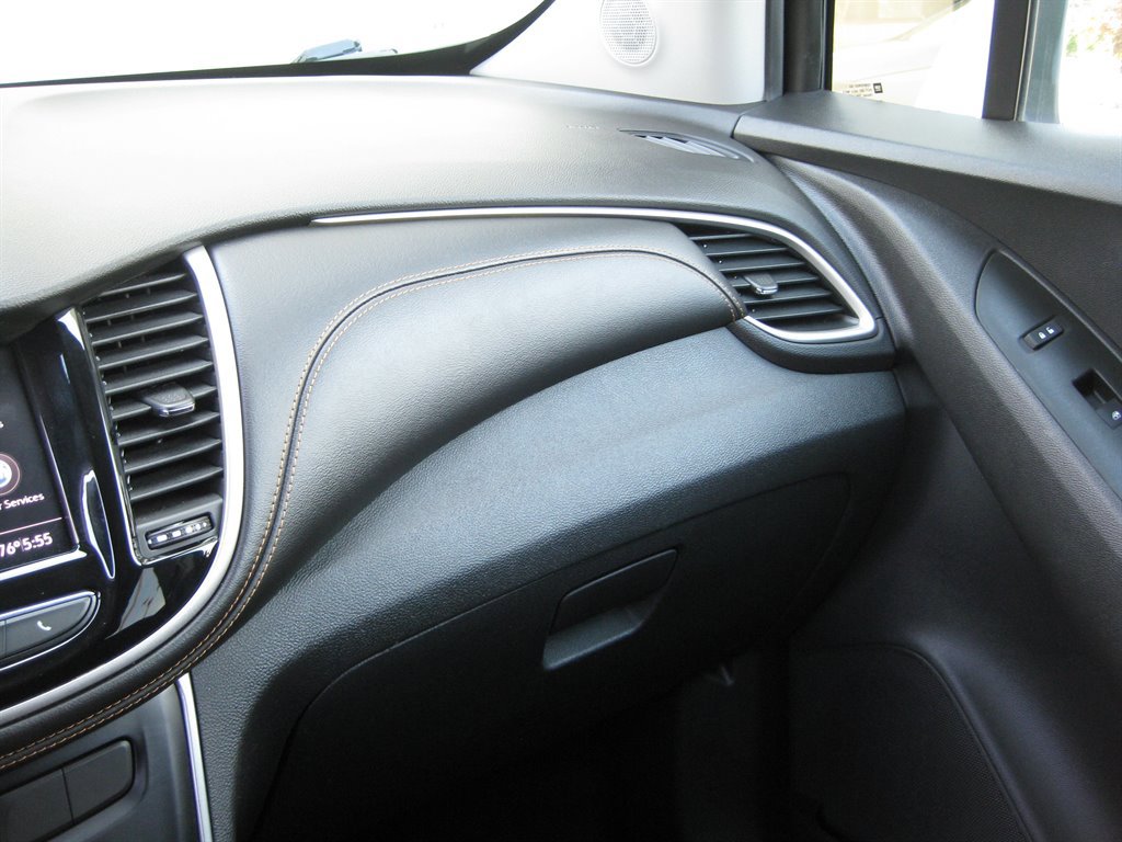 Used 2020 Chevrolet Trax LT image 16