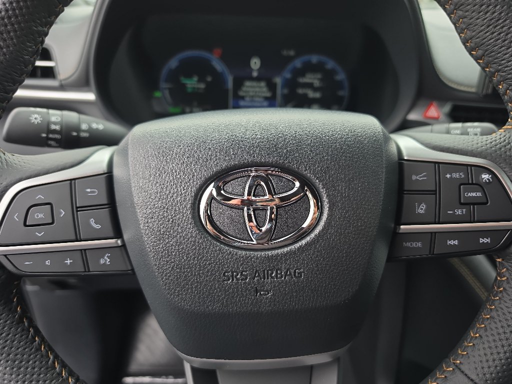 New 2026 Toyota Sienna XLE Woodland Edition AWD/4WD image 27
