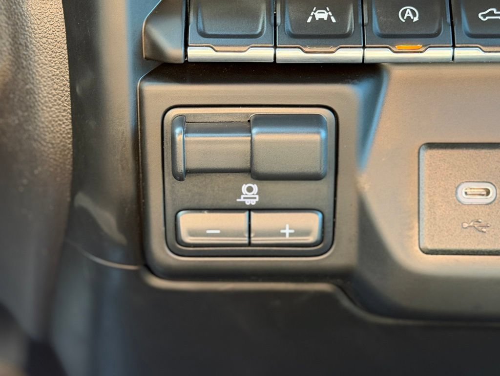 Used 2023 Chevrolet Silverado 1500 Custom AWD/4WD image 14