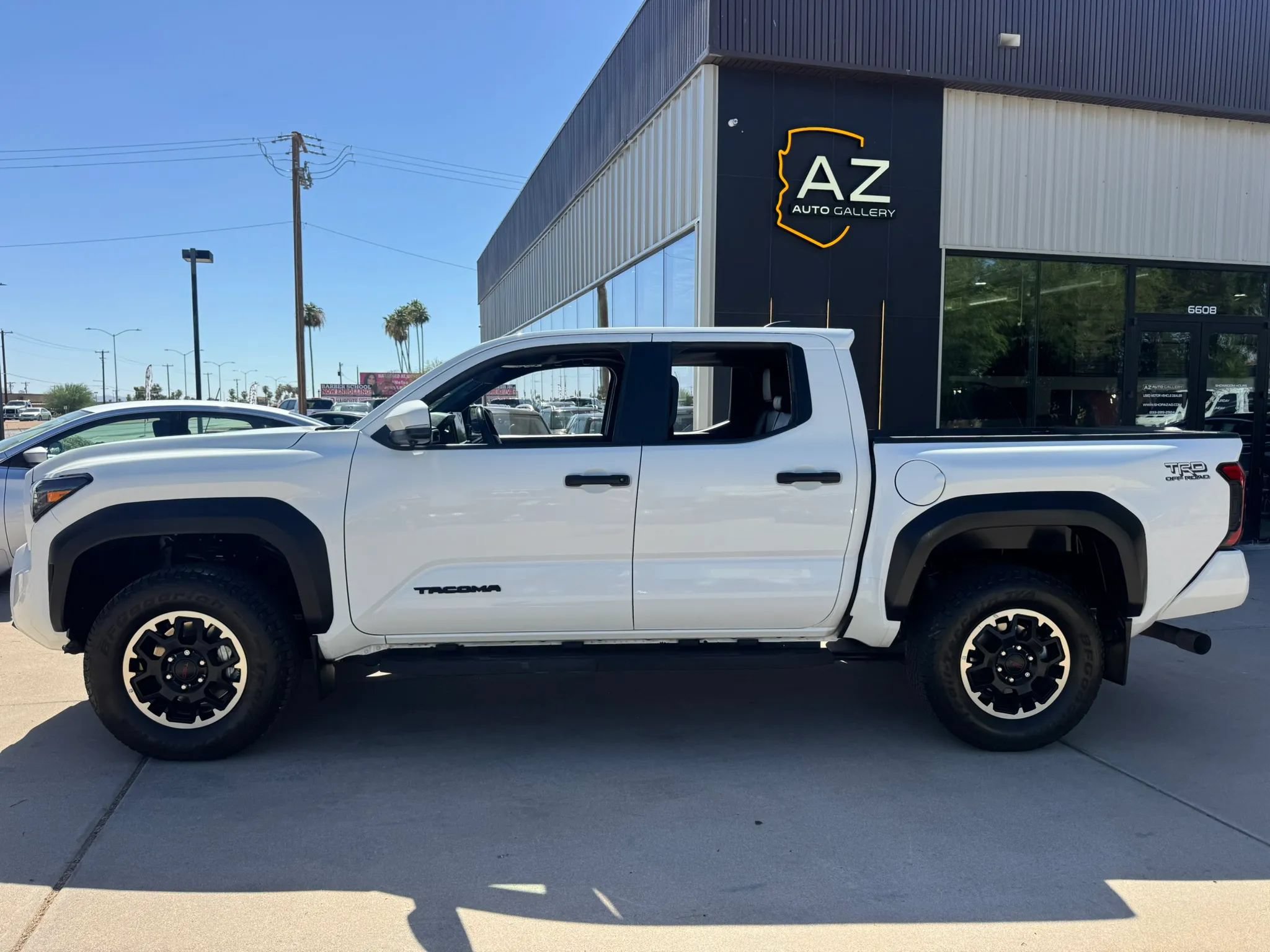 Used 2024 Toyota Tacoma TRD Off-Road w/ TRD Off Road Premium Package AWD/4WD image 9