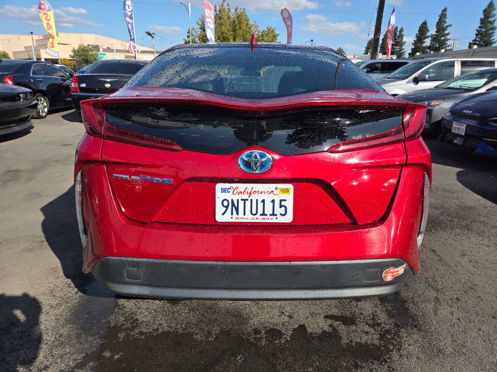 Used 2017 Toyota Prius Prime Advanced image 3