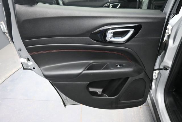 Used 2025 Jeep Compass Trailhawk AWD/4WD image 14