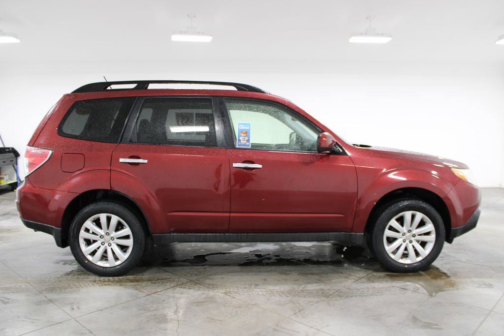 Used 2013 Subaru Forester 2.5X Premium w/ All-Weather Plus Pkg image 9