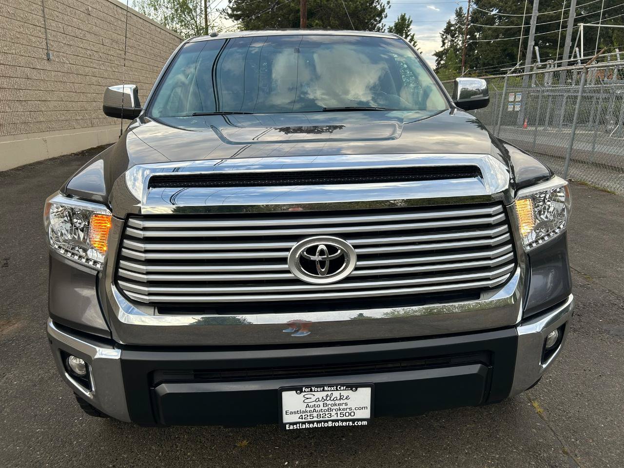 Used 2014 Toyota Tundra Limited w/ Limited Premium Package AWD/4WD image 2