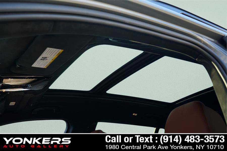 Used 2024 BMW X7 M60i w/ Executive Package image 65