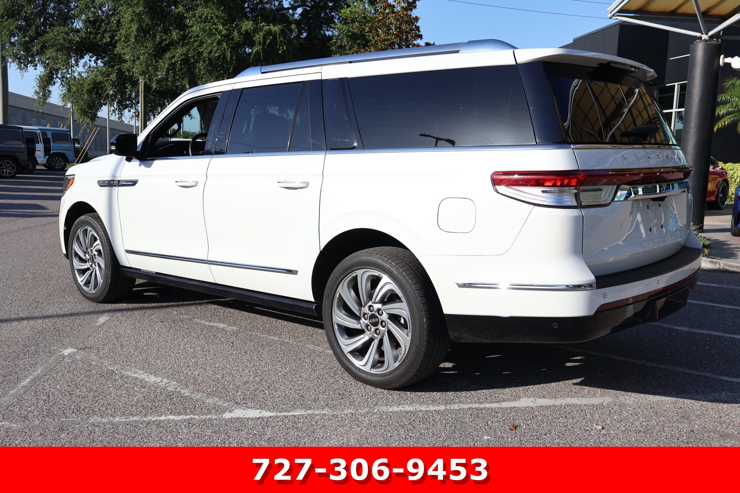 Used 2023 Lincoln Navigator L Reserve RWD image 7