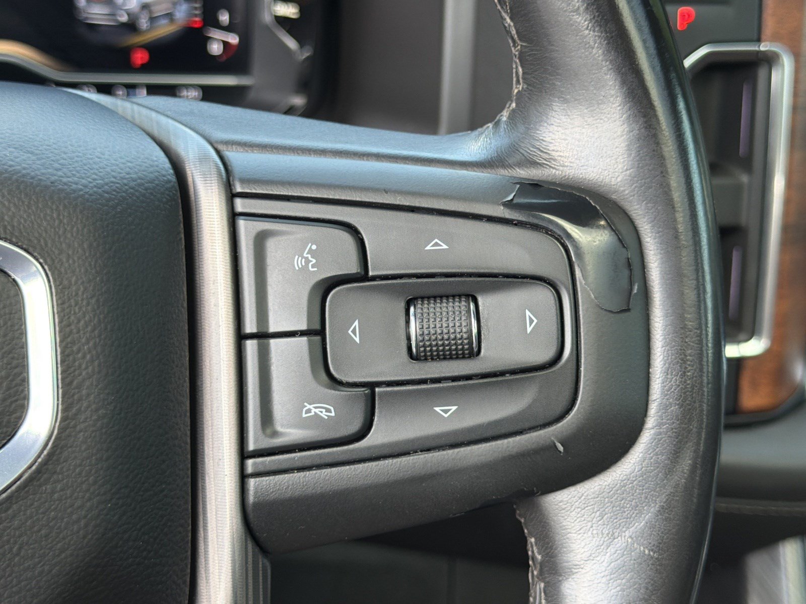 Used 2023 GMC Yukon Denali Ultimate AWD/4WD image 33