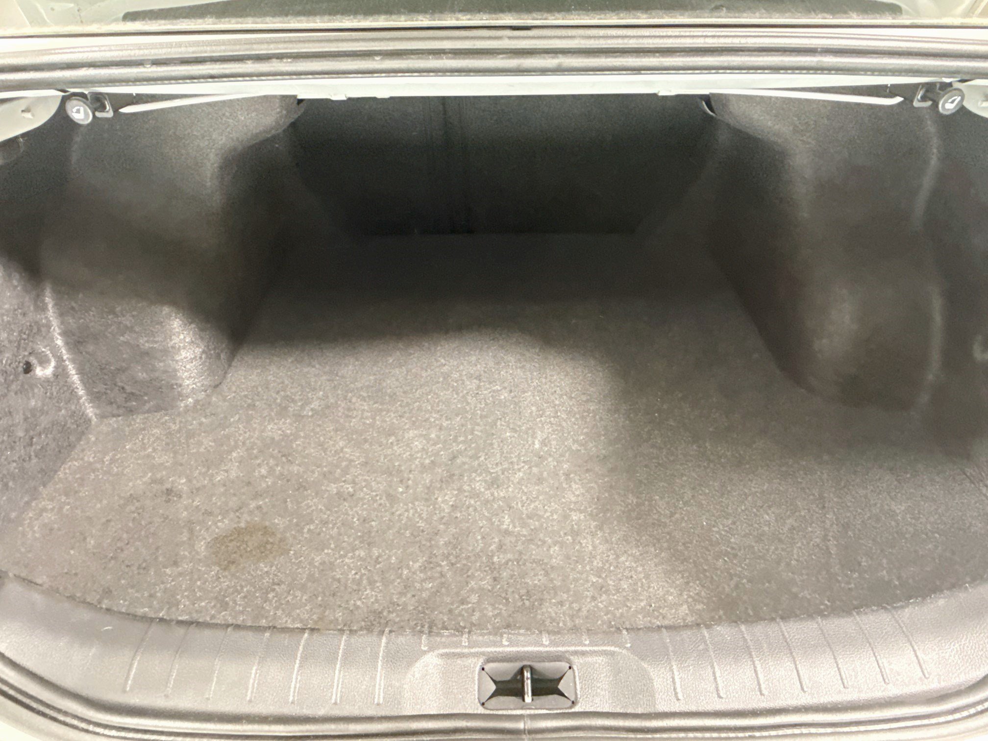 Used 2025 Nissan Altima 2.5 SV FWD image 35
