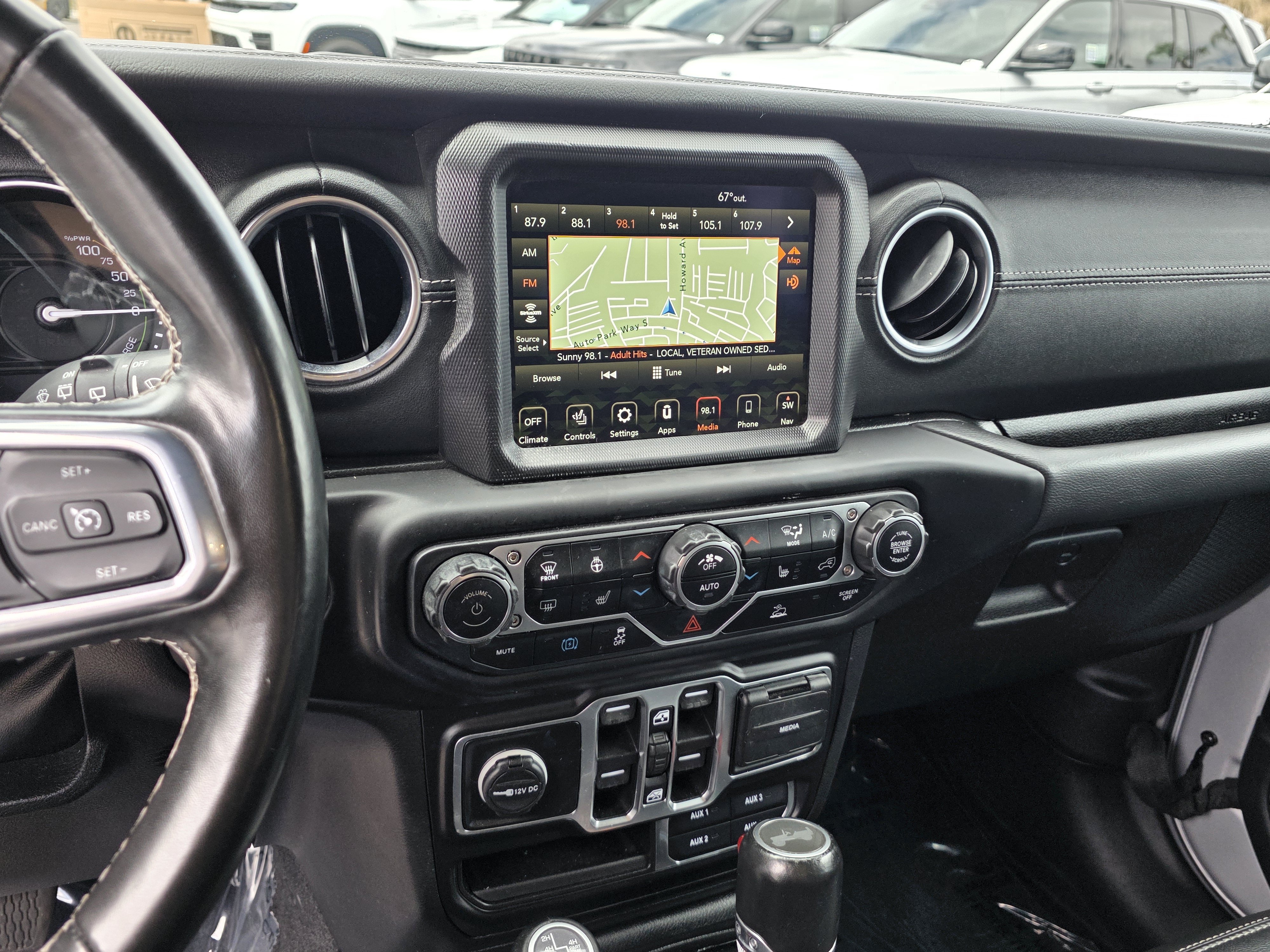 Used 2023 Jeep Wrangler Unlimited Sahara w/ Cold Weather Group AWD/4WD image 13