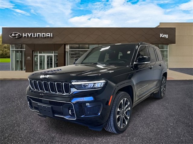 Used 2023 Jeep Grand Cherokee Overland image 1