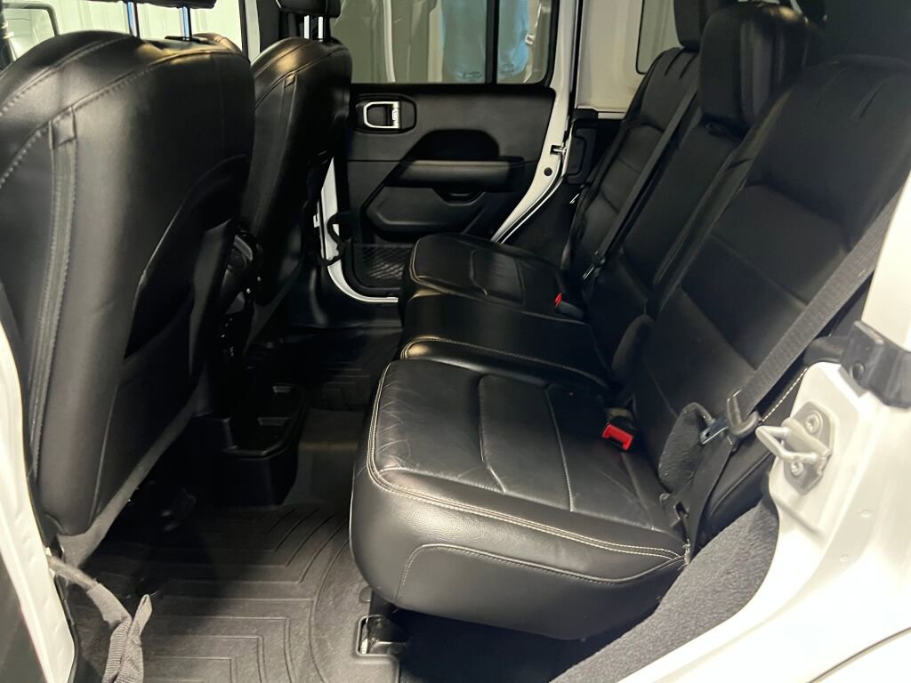 Used 2021 Jeep Wrangler Unlimited Sahara w/ Uconnect 4C Nav & Sound Group image 6