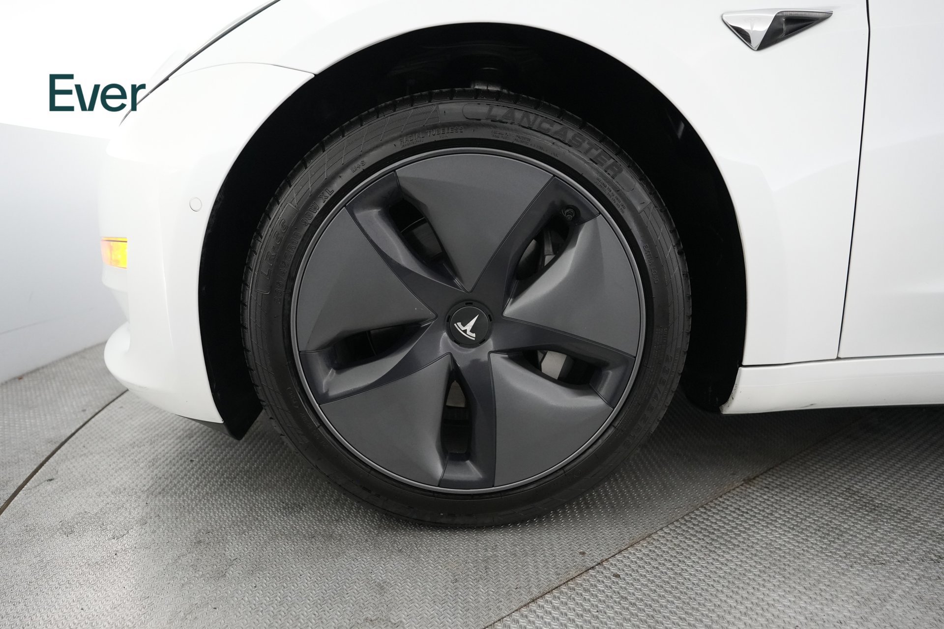 Used 2020 Tesla Model 3 Standard Range RWD image 19