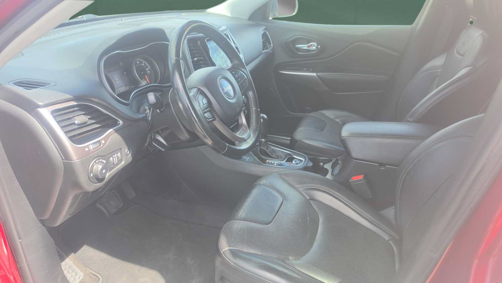 Used 2019 Jeep Cherokee Limited AWD/4WD image 11