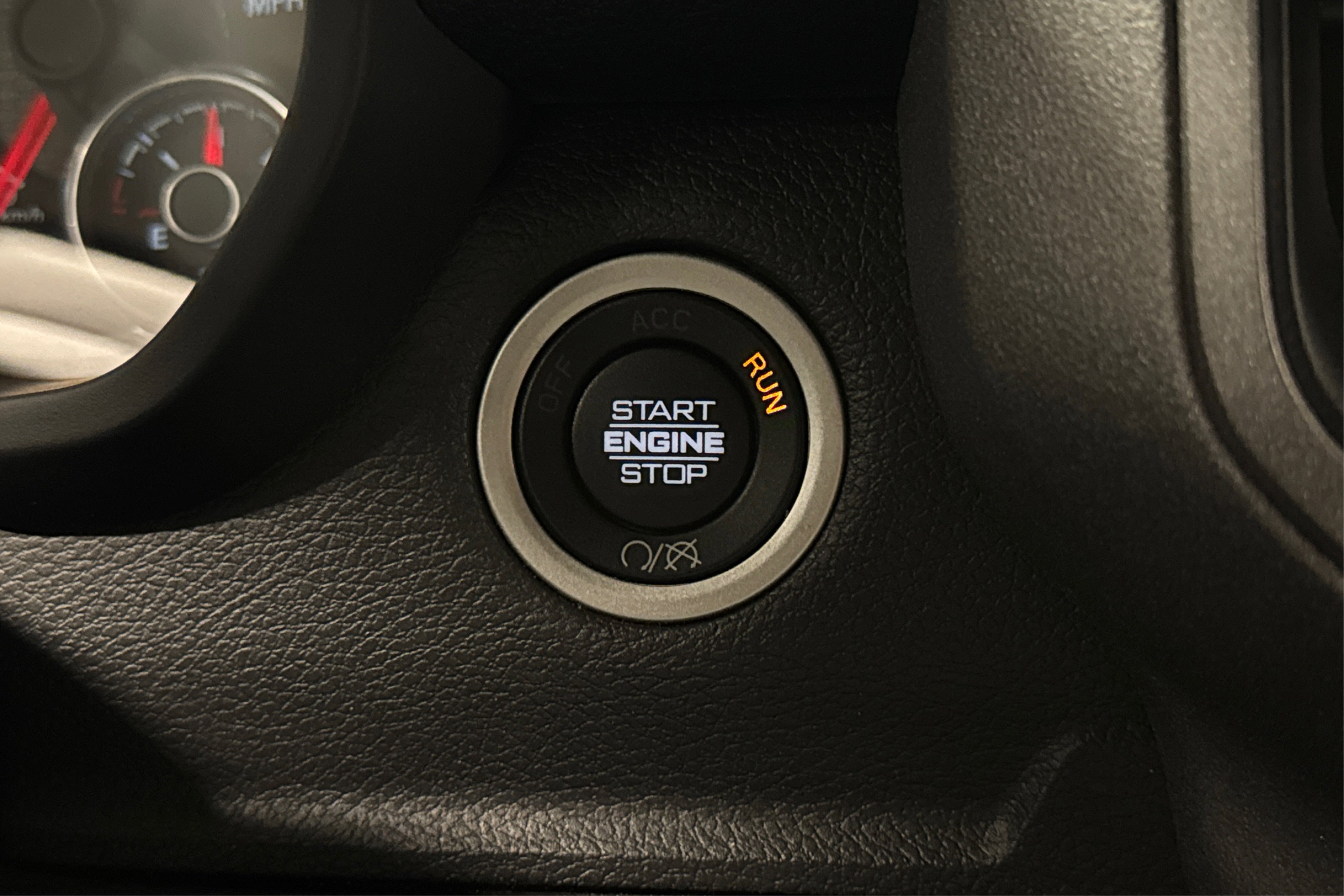 Used 2024 RAM 2500 Tradesman w/ Chrome Appearance Group image 34