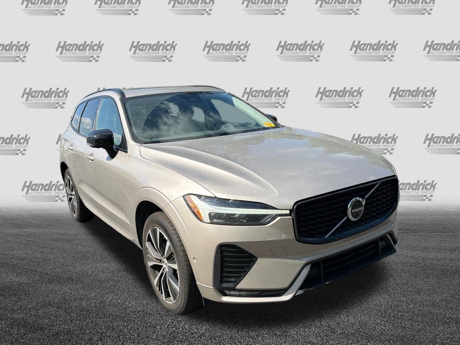 Used 2024 Volvo XC60 B5 Plus w/ Protection Package Premier AWD/4WD image 2