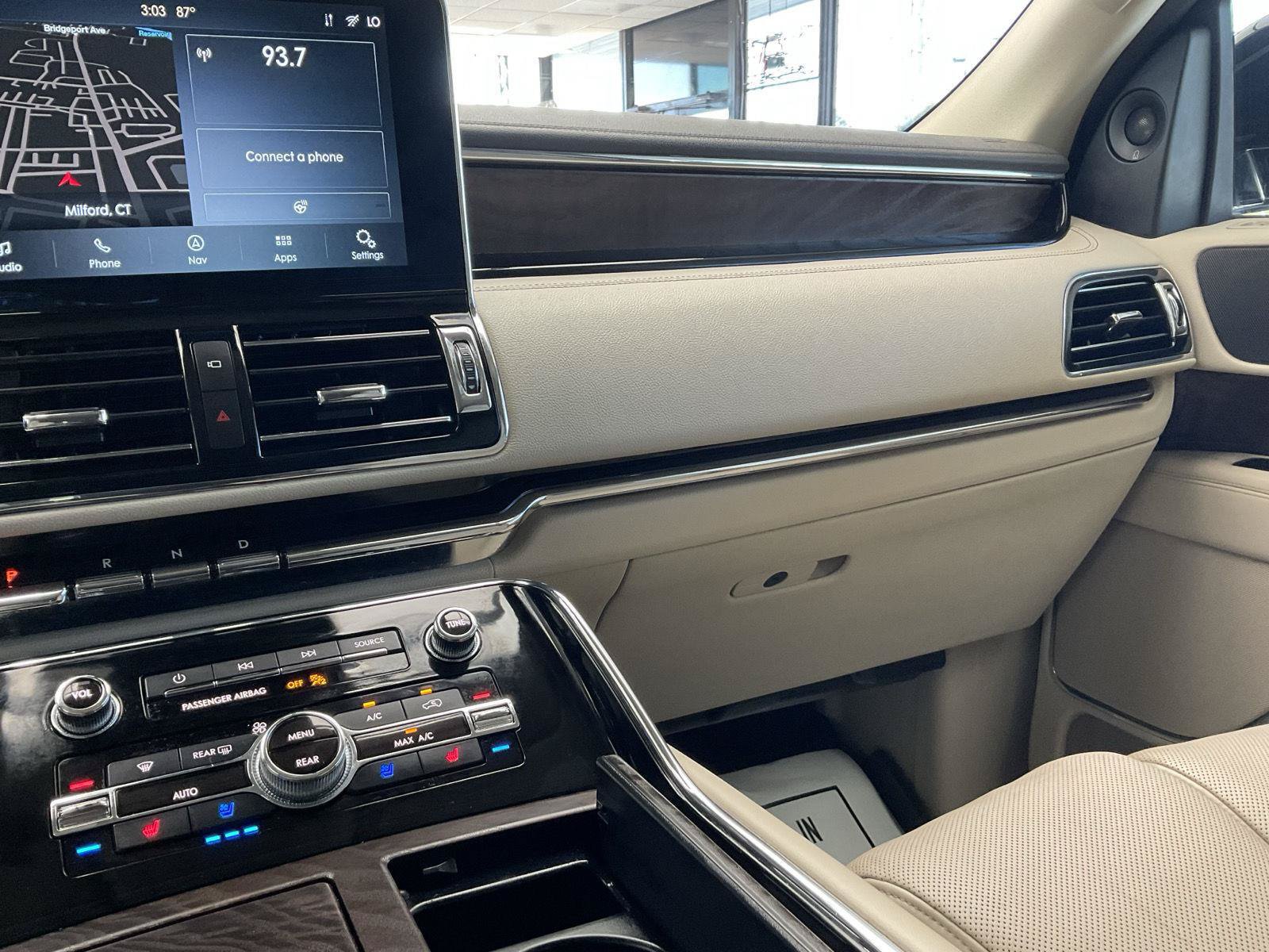 Used 2021 Lincoln Navigator Reserve AWD/4WD image 21