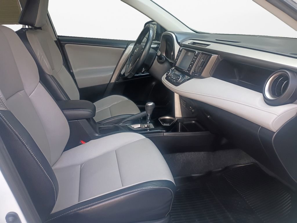 Used 2016 Toyota RAV4 Limited image 24