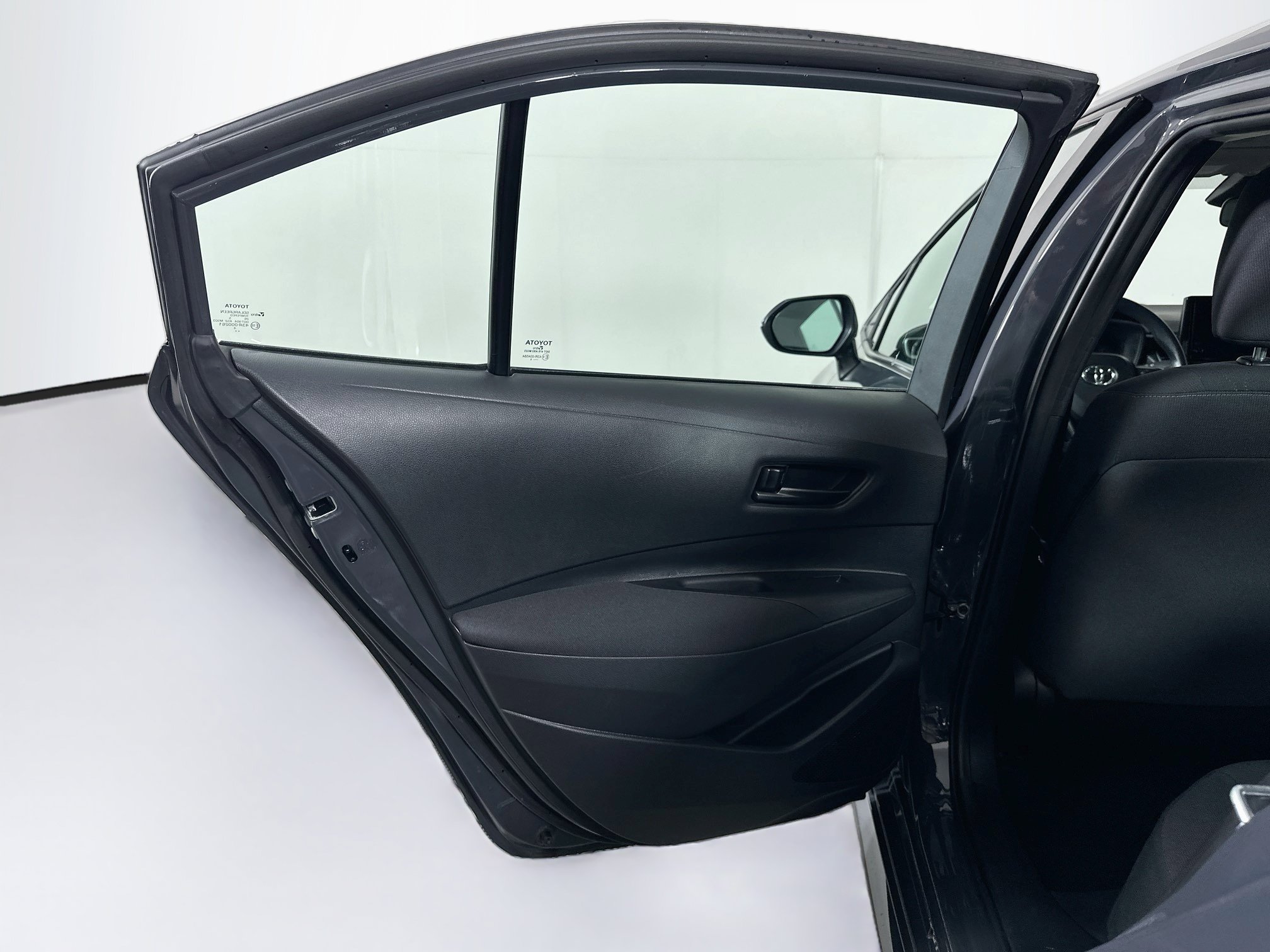 Used 2025 Toyota Corolla LE FWD image 25