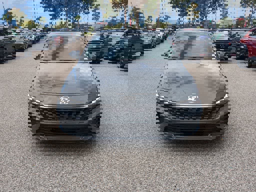 New 2025 Hyundai Elantra SE image 10